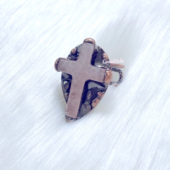 New Genuine Rose Quartz & Copper Cross Statement Ring - Picture 4 of 16